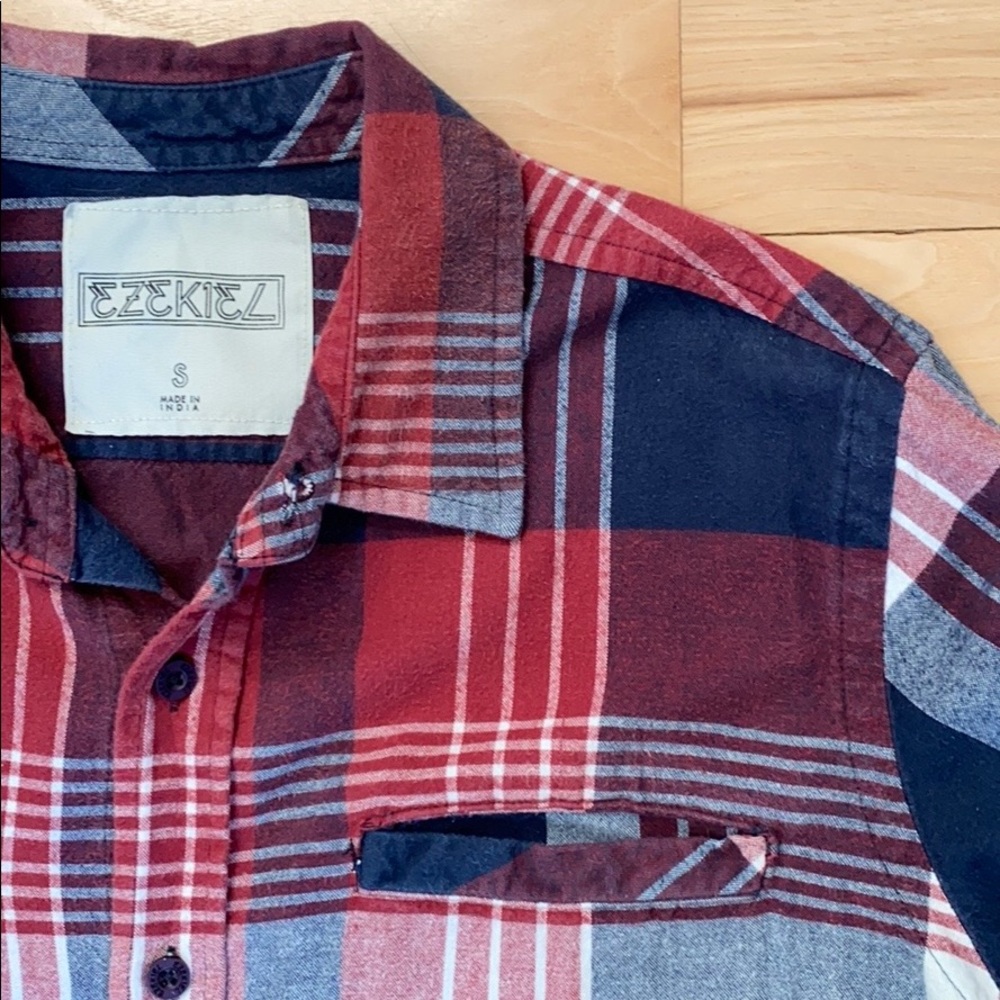 Ezekiel long sleeve plaid flannel fits women M